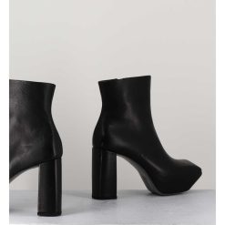 Online Garrice Boots A Plateforme Asymetrique En Cuir Noir - M22I99432 Nero